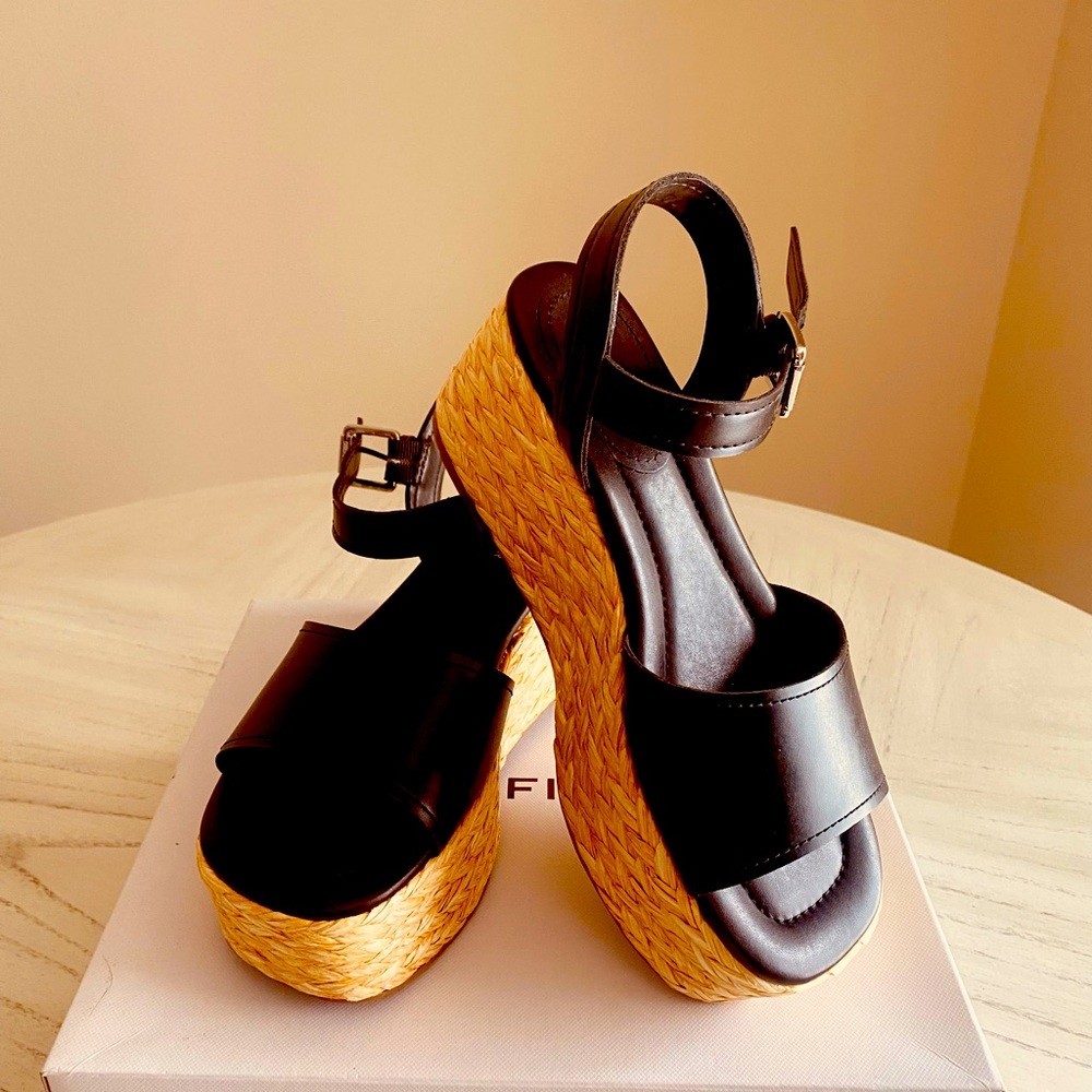 Marc Fisher Black Sandal Size 8M